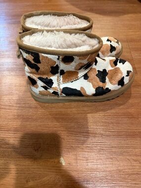 Ugg cow print mini boots size 4